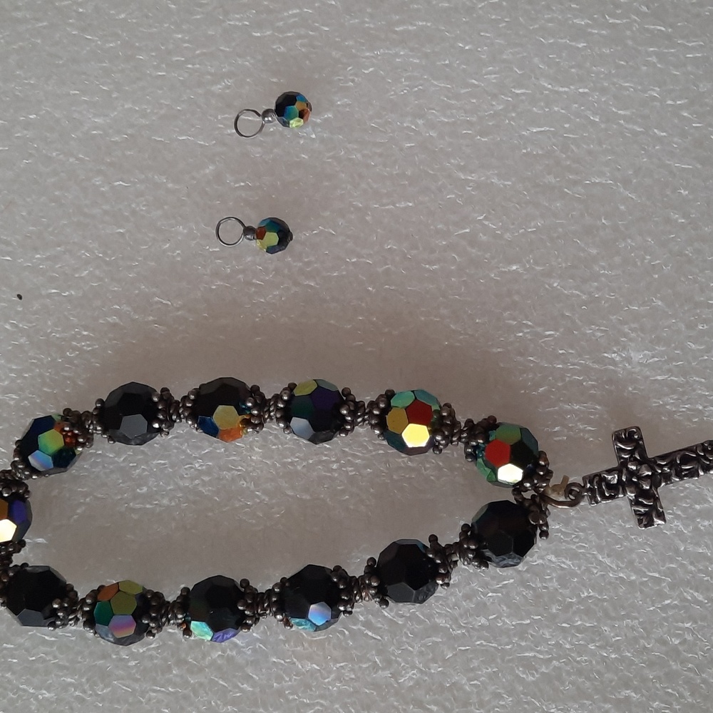 Bracelet and earrings